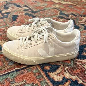 Veja Cream Low-Top Sneakers